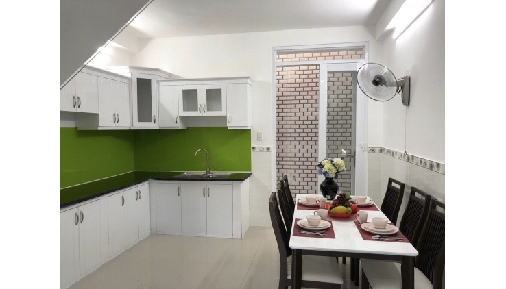 Bán nhà Phạm Thế Hiển, 41m2, 3PN, tặng full nội thất cao cấp, 4,68 tỷ
